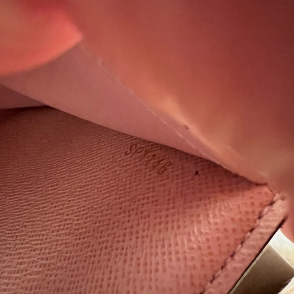 Louis Vuitton Victorine Wallet - Picture 14 of 15